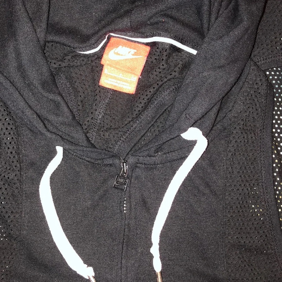 Nike small open back mesh gym athleisure jacket - Picture 4 of 4